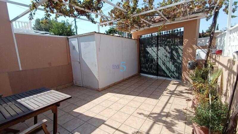 2 Cuarto Villa en venta