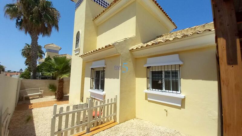 3 Cuarto Villa en venta