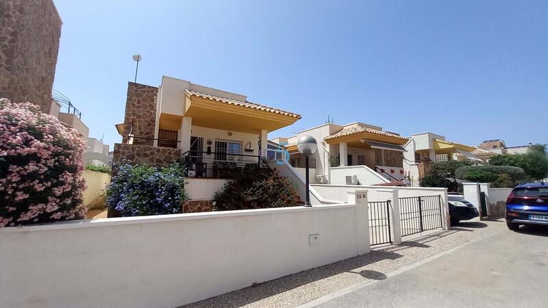 Villa til salgs i Guardamar del Segura, Alicante