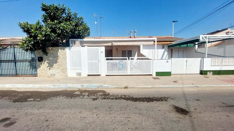 Villa en venta en San Pedro del Pinatar, Murcia