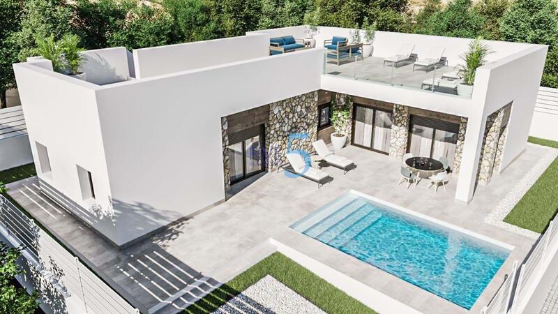 Villa en venta en Pinoso, Alicante