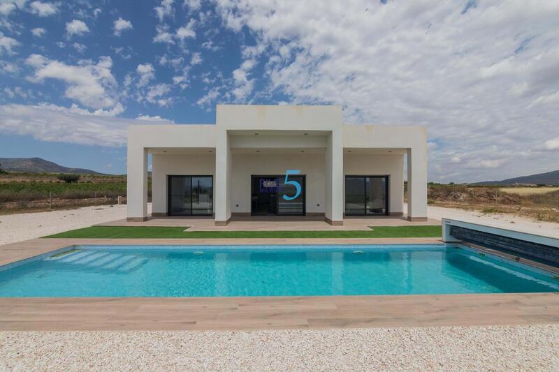 Villa til salgs i Pinoso, Alicante