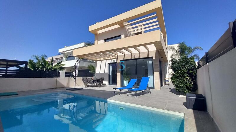 Villa à vendre dans Los Montesinos, Alicante