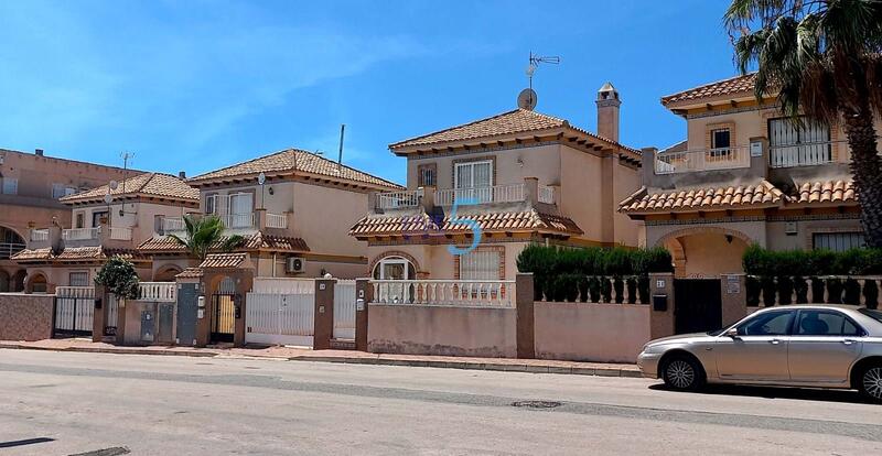 Duplex zu verkaufen in Torrevieja, Alicante