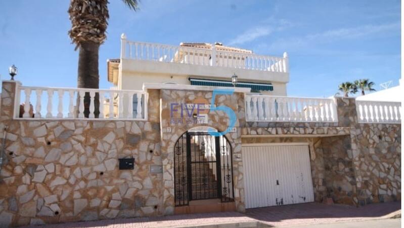 Villa Te koop in Orihuela, Alicante