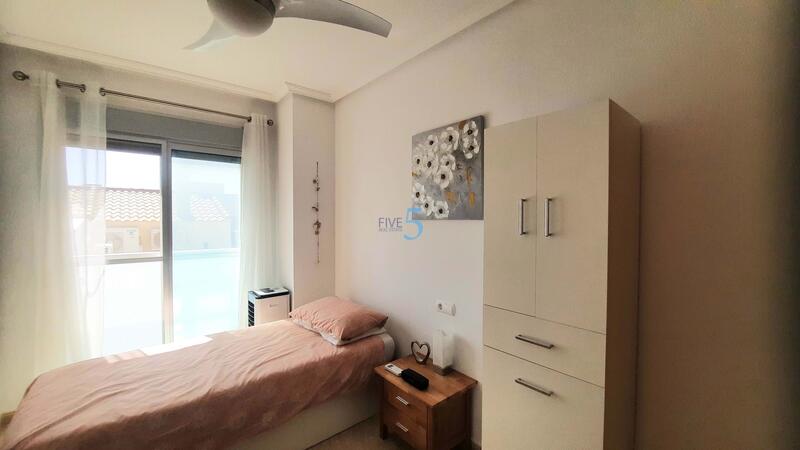 4 slaapkamer Appartement Te koop