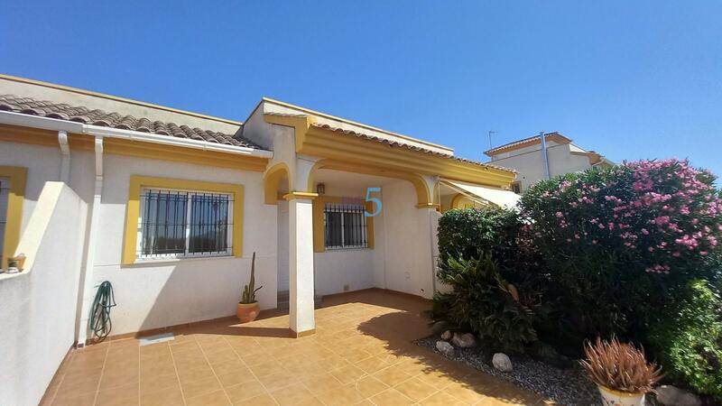 2 Cuarto Villa en venta