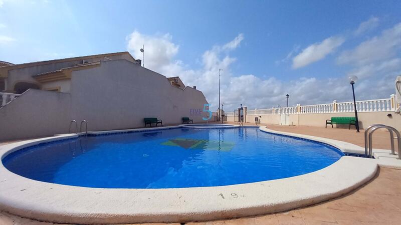 2 Cuarto Villa en venta