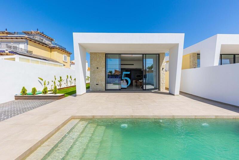 Villa à vendre dans Torrevieja, Alicante