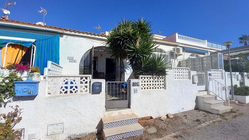 Villa à vendre dans Torrevieja, Alicante