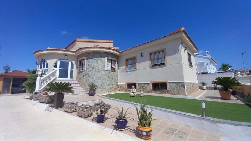 Villa for sale in Rojales, Alicante