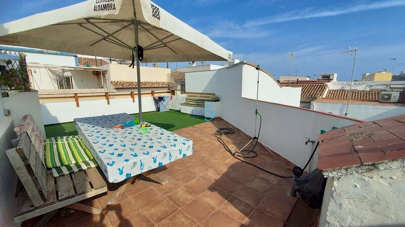 Townhouse for sale in La Oliva, Cádiz