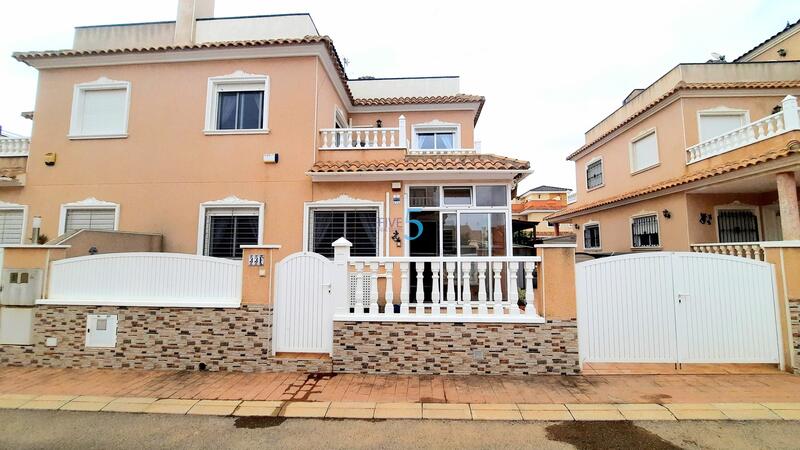 Townhouse for sale in Pilar de la Horadada, Alicante