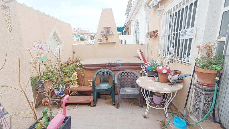 2 Cuarto Villa en venta