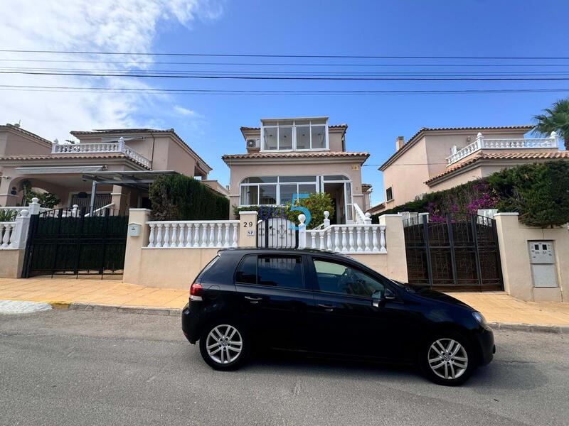 3 Cuarto Villa en venta