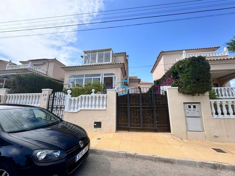 3 Cuarto Villa en venta