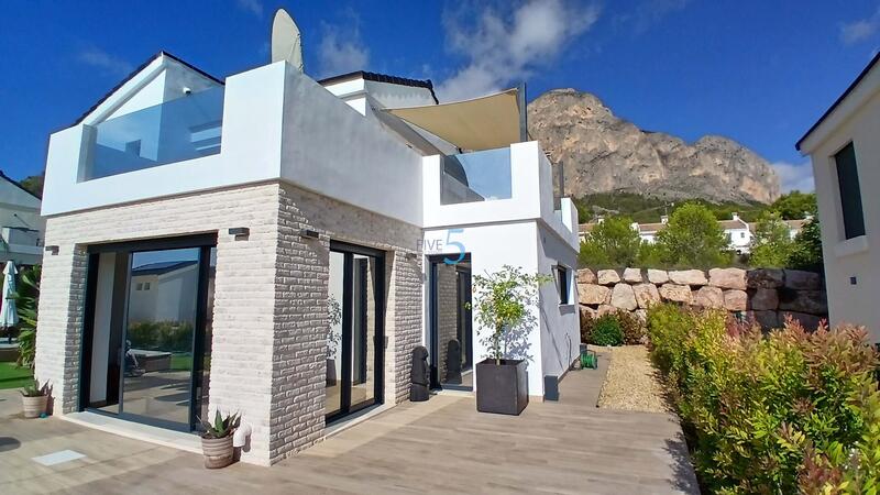 Villa for sale in Polop, Alicante