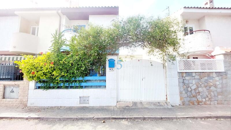 3 bedroom Townhouse for sale