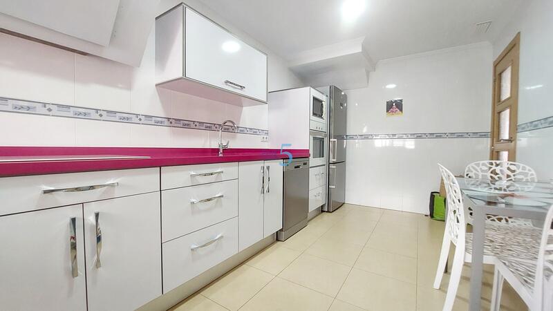 4 bedroom Apartment for sale