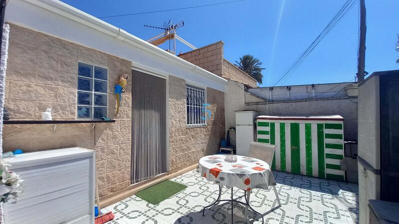 Villa en venta en Torrevieja, Alicante