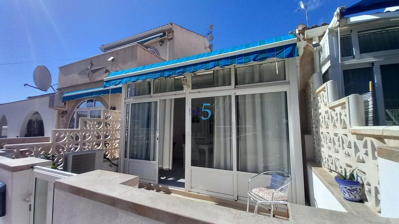 Villa til salg i Torrevieja, Alicante