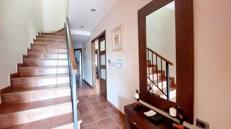 3 bedroom Townhouse for sale