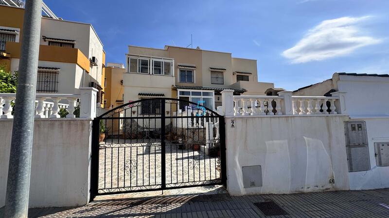 Maison de Ville à vendre dans Orihuela, Alicante