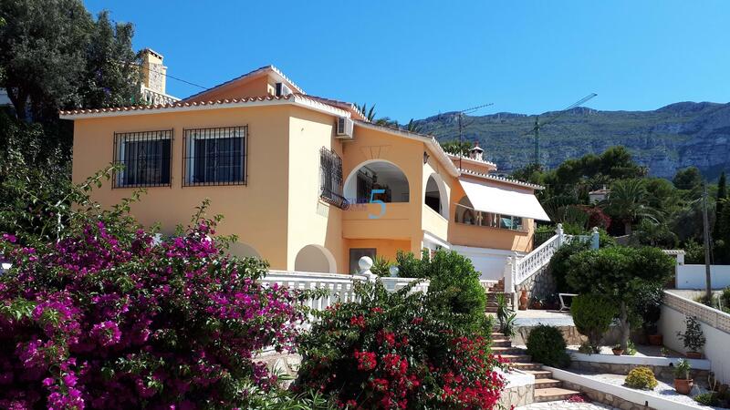 Villa til salgs i Denia, Alicante