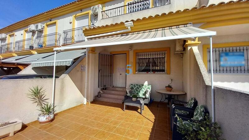 Townhouse for sale in Daya Nueva, Alicante