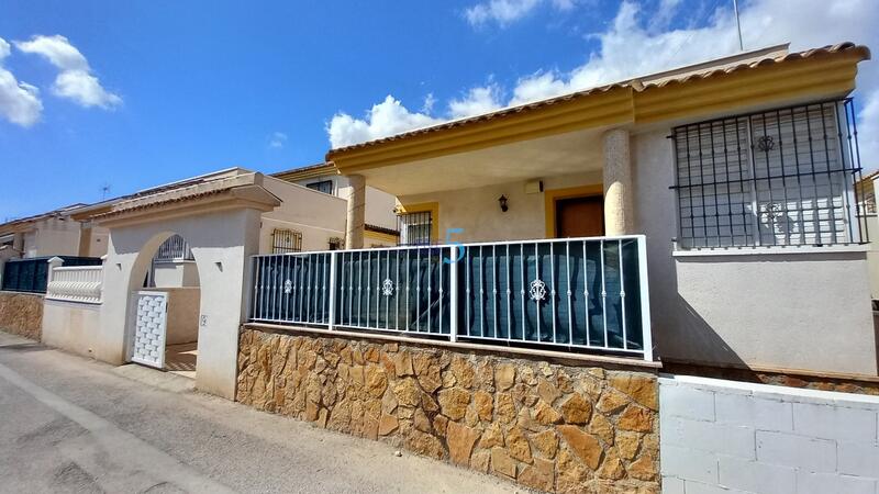 Villa for sale in Algorfa, Alicante