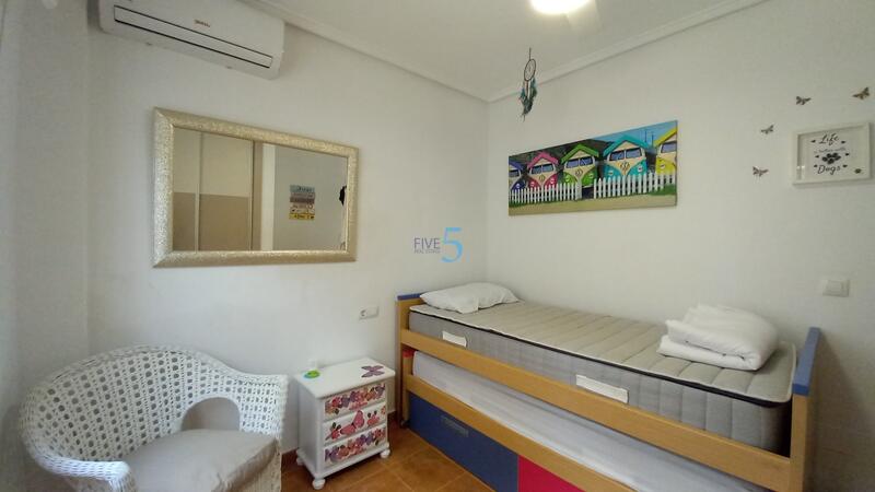 2 Cuarto Villa en venta