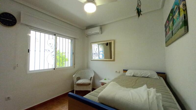 2 Cuarto Villa en venta