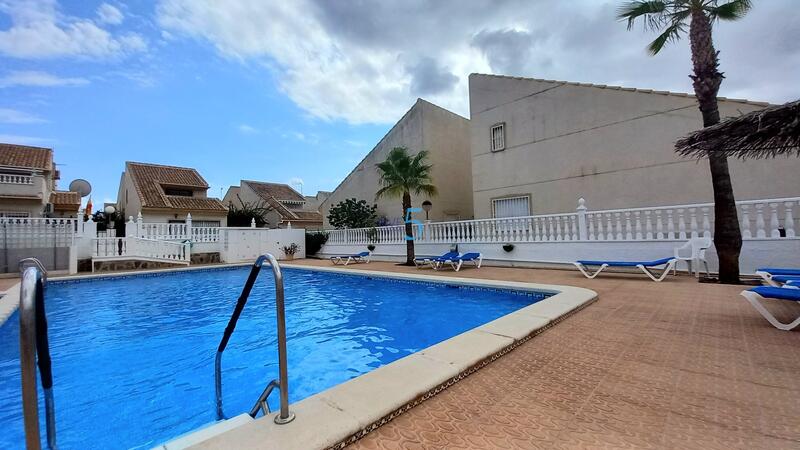 2 Cuarto Villa en venta