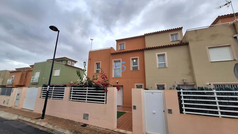 Townhouse for sale in l'Alfàs del Pi, Alicante