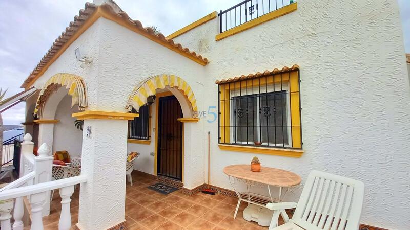 2 bedroom Townhouse for sale