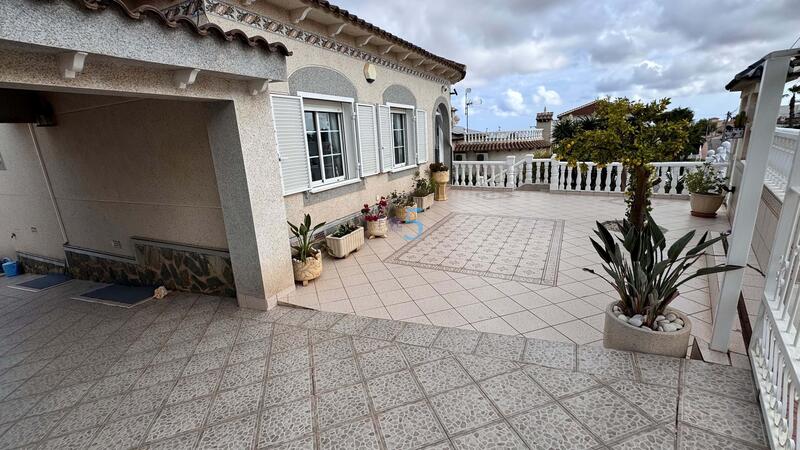 3 Cuarto Villa en venta