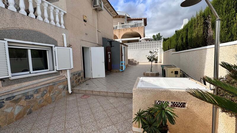 3 Cuarto Villa en venta