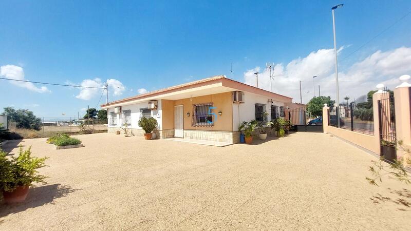 4 Cuarto Casa de Campo en venta