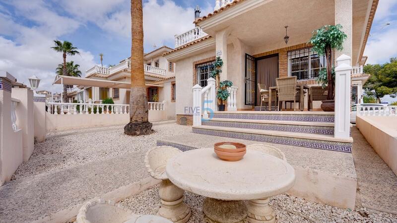 4 Cuarto Villa en venta