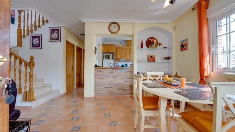 4 Cuarto Villa en venta