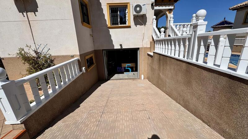 4 Cuarto Villa en venta