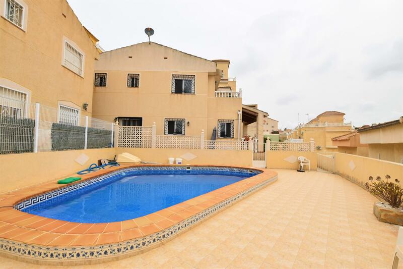 3 Cuarto Villa en venta