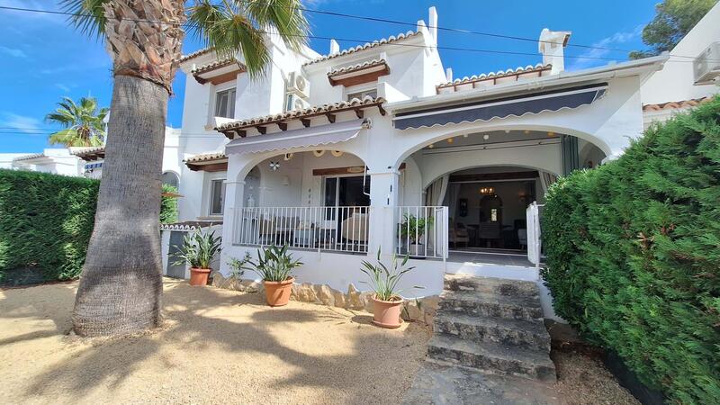 Villa à vendre dans Moraira, Alicante