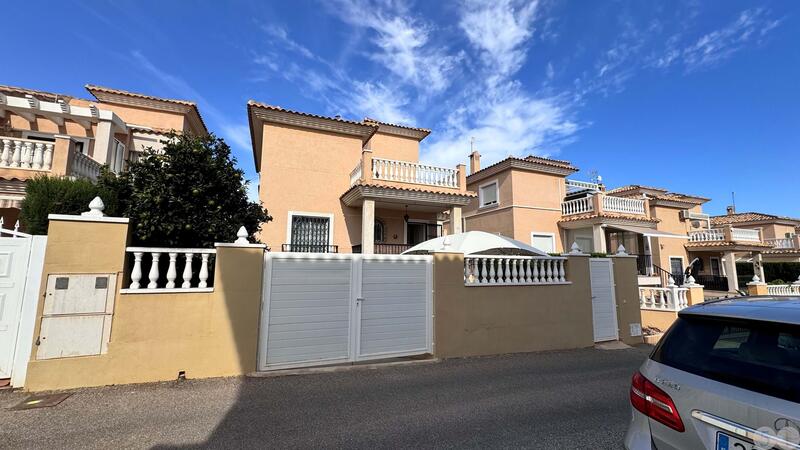 3 Cuarto Villa en venta