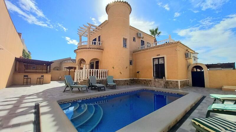 Country House for sale in Benijófar, Alicante