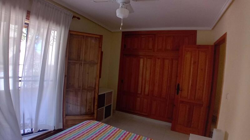 3 slaapkamer Gezinswoning Te koop