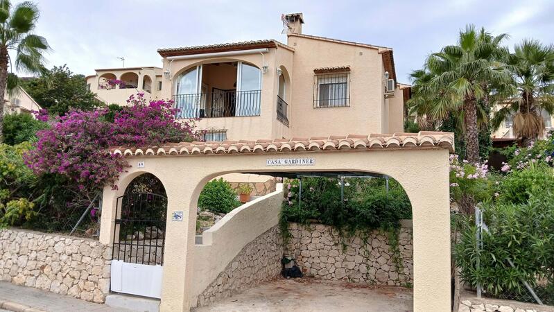 Villa for sale in Alcalali, Alicante