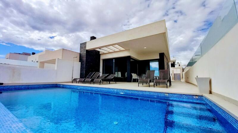 Villa for sale in Rojales, Alicante