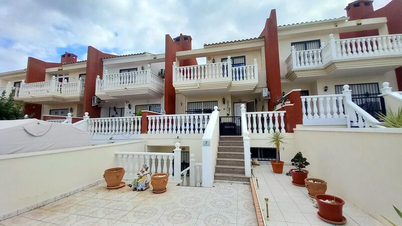 Stadthaus zu verkaufen in Guardamar del Segura, Alicante