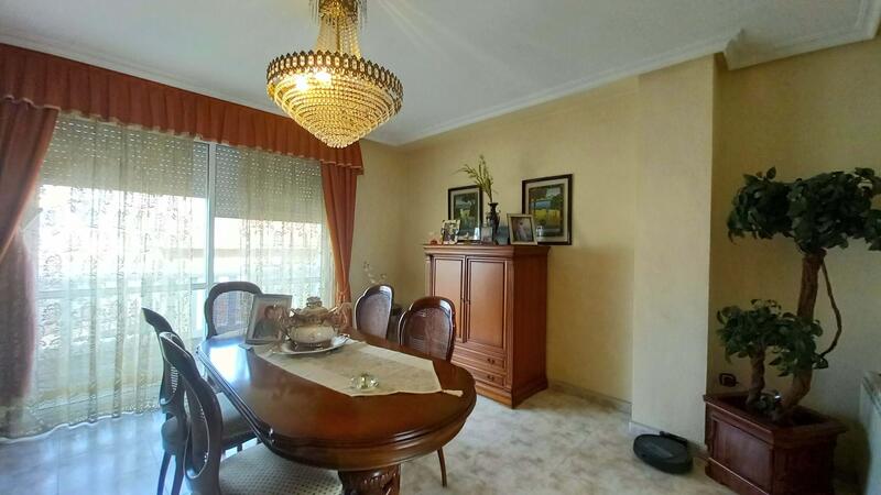 3 bedroom Apartment for sale